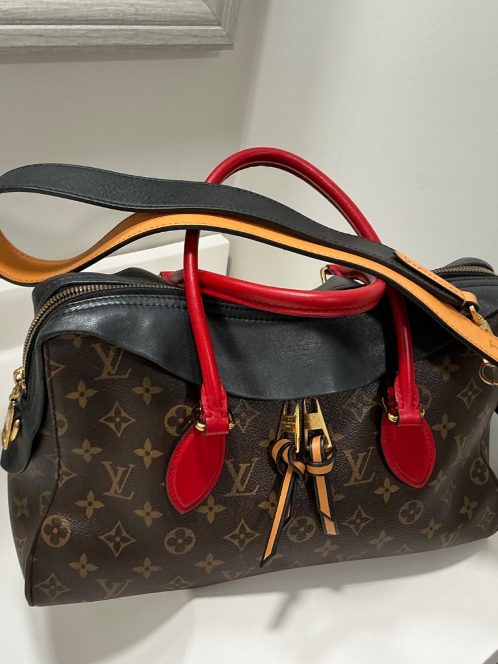 Louis Vuitton Authentic Tuileries Handbag - Picture 4 of 11